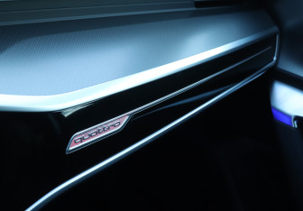 Подержанный автомобиль Audi A6 Sedan 2021 года (22 фото)