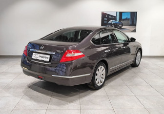 Подержанный автомобиль Nissan Teana 2009 года (5 фото)
