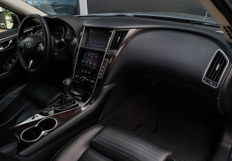 Подержанный автомобиль Infiniti Q50 2014 года (7 фото)