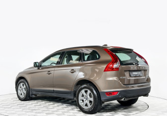 Подержанный автомобиль Volvo XC60 2011 года (7 фото)
