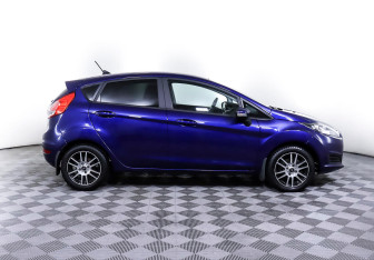 Подержанный автомобиль Ford Fiesta Hatchback 2018 года (4 фото)