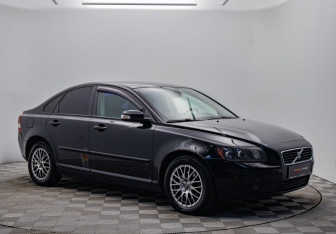 Подержанный автомобиль Volvo S40 2007 года (7 фото)