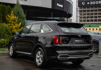 Подержанный автомобиль Kia Sorento 2021 года (5 фото)
