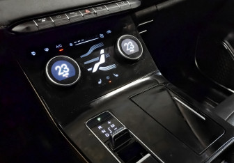 Подержанный автомобиль Exeed LX 2022 года (28 фото)