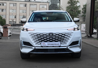 Подержанный автомобиль Changan UNI-K 2022 года (2 фото)