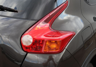 Подержанный автомобиль Nissan Juke 2011 года (23 фото)