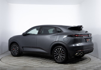 Подержанный автомобиль Changan UNI-K 2023 года (7 фото)