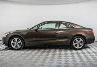 Подержанный автомобиль Audi A5 Coupe 2012 года (8 фото)