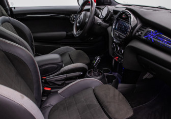Подержанный автомобиль MINI Hatch 2020 года (9 фото)