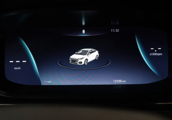 Подержанный автомобиль Omoda S5 2024 года (12 фото)