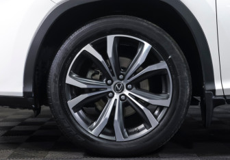 Подержанный автомобиль Lexus RX 2020 года (23 фото)