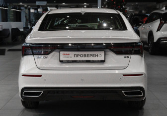 Подержанный автомобиль Omoda S5 2024 года (5 фото)