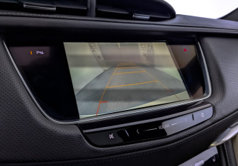 Подержанный автомобиль Cadillac XT5 2016 года (26 фото)