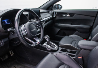 Подержанный автомобиль Kia Cerato Sedan 2021 года (9 фото)
