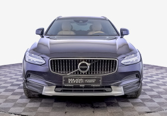 Подержанный автомобиль Volvo V90 2019 года (2 фото)