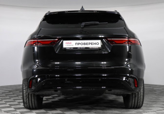 Подержанный автомобиль Jaguar F-Pace 2023 года (6 фото)