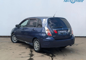 Подержанный автомобиль Suzuki Liana Wagon 2006 года (7 фото)
