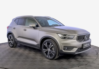 Подержанный автомобиль Volvo XC40 2020 года (3 фото)