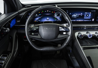 Подержанный автомобиль Exeed RX 2023 года (10 фото)