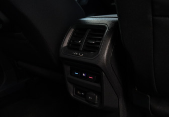 Подержанный автомобиль Volkswagen Tiguan 2019 года (10 фото)
