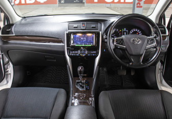 Подержанный автомобиль Toyota Allion 2016 года (14 фото)