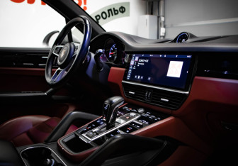 Подержанный автомобиль Porsche Cayenne 2021 года (24 фото)