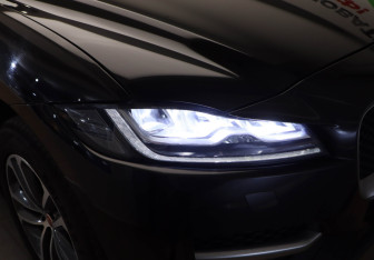 Подержанный автомобиль Jaguar F-Pace 2019 года (29 фото)