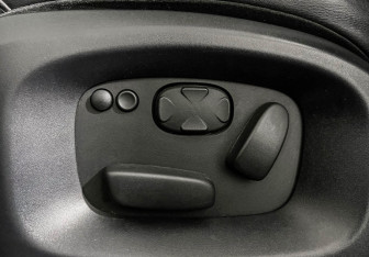 Подержанный автомобиль Land Rover Range Rover Sport 2013 года (17 фото)