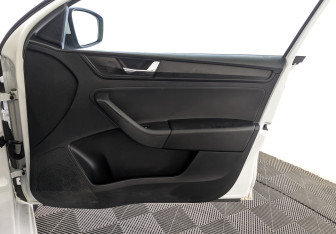 Подержанный автомобиль Skoda Rapid Liftback 2021 года (25 фото)