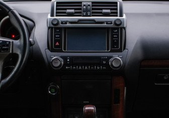 Подержанный автомобиль Toyota Land Cruiser Prado 2016 года (14 фото)