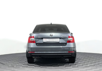 Подержанный автомобиль Skoda Octavia Liftback 2018 года (6 фото)