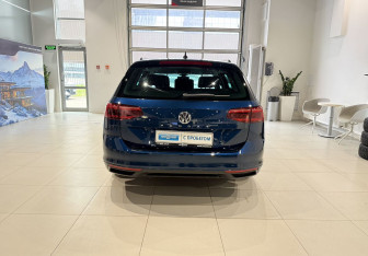 Подержанный автомобиль Volkswagen Passat Wagon 2019 года (5 фото)