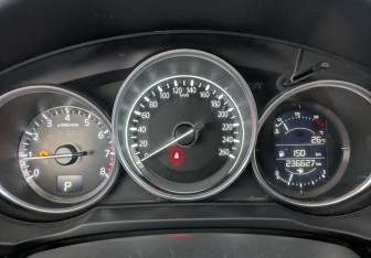 Подержанный автомобиль Mazda CX-5 2018 года (14 фото)