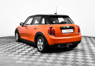 Подержанный автомобиль MINI Hatch 2019 года (7 фото)