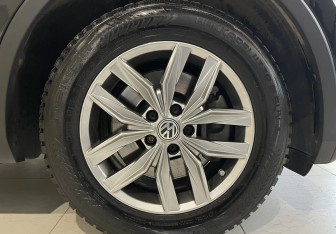 Подержанный автомобиль Volkswagen Tiguan 2019 года (19 фото)