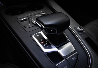 Подержанный автомобиль Audi A4 Sedan 2019 года (18 фото)