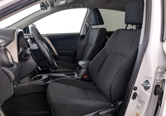 Подержанный автомобиль Toyota RAV4 2019 года (20 фото)