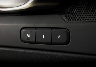 Подержанный автомобиль Volvo XC40 2019 года (22 фото)