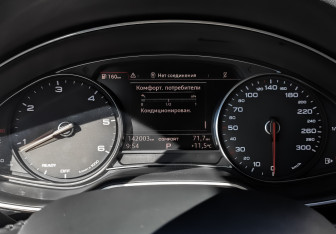 Подержанный автомобиль Audi Q7 2016 года (13 фото)