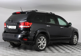 Подержанный автомобиль Dodge Journey 2011 года (5 фото)