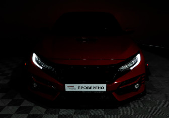 Подержанный автомобиль Honda Civic Type R Hatchback 2019 года (24 фото)