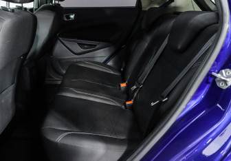 Подержанный автомобиль Ford Fiesta Hatchback 2016 года (11 фото)