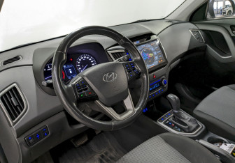 Подержанный автомобиль Hyundai Creta 2017 года (13 фото)