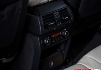 Подержанный автомобиль BMW X5 2010 года (16 фото)