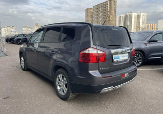 Подержанный автомобиль Chevrolet Orlando 2014 года (6 фото)