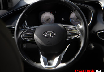Подержанный автомобиль Hyundai Santa Fe 2021 года (12 фото)