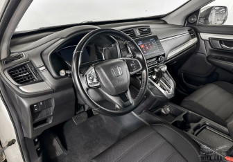 Подержанный автомобиль Honda CR-V 2018 года (8 фото)