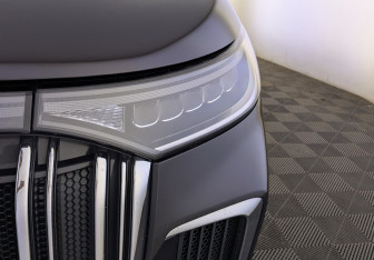 Подержанный автомобиль Voyah Dream 2023 года (19 фото)