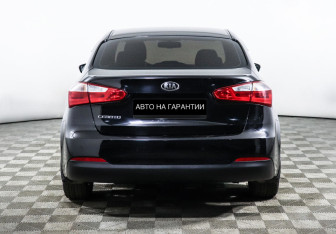 Подержанный автомобиль Kia Cerato Sedan 2015 года (4 фото)