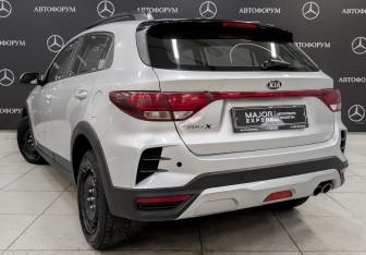 Подержанный автомобиль Kia Rio Hatchback 2021 года (7 фото)